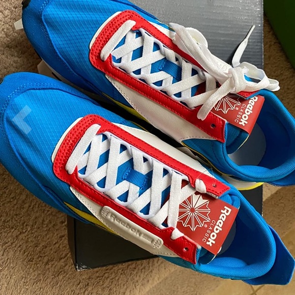 Classic Legacy Reebok - Picture 1 of 2